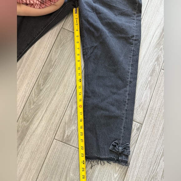 Levi’s|Black gray wash women’s straight leg jeans,raw hem & bow details•••NWT - Picture 15 of 15